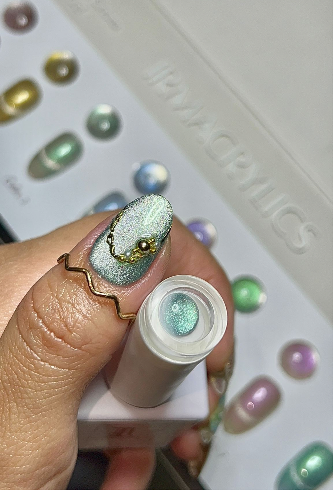 Aurora Collection Cat Eye